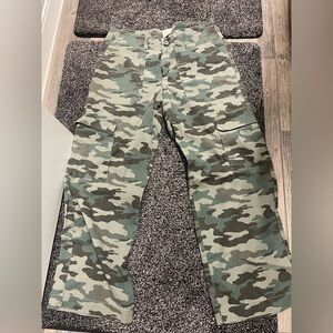 Women’s camo cargo pants